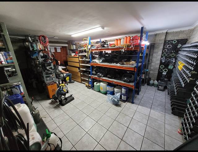 707M² WAREHOUSE TO LET IN OKAVANGO PARK